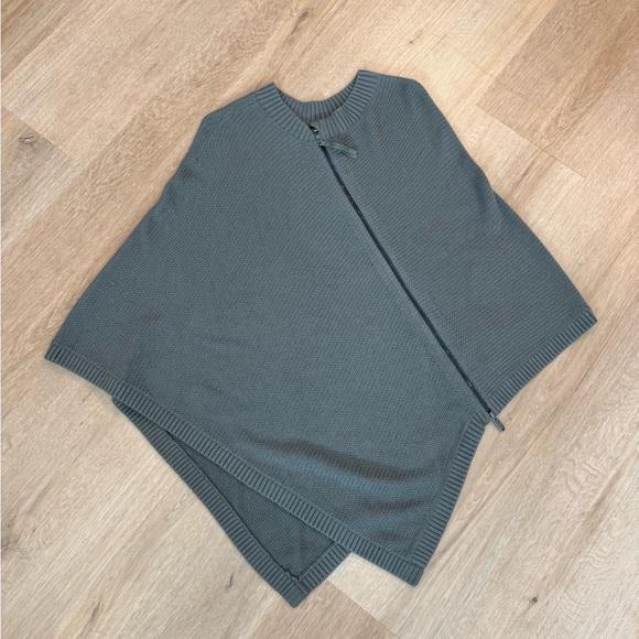 Lululemon poncho green grey OS on the go - Picture 2 of 5